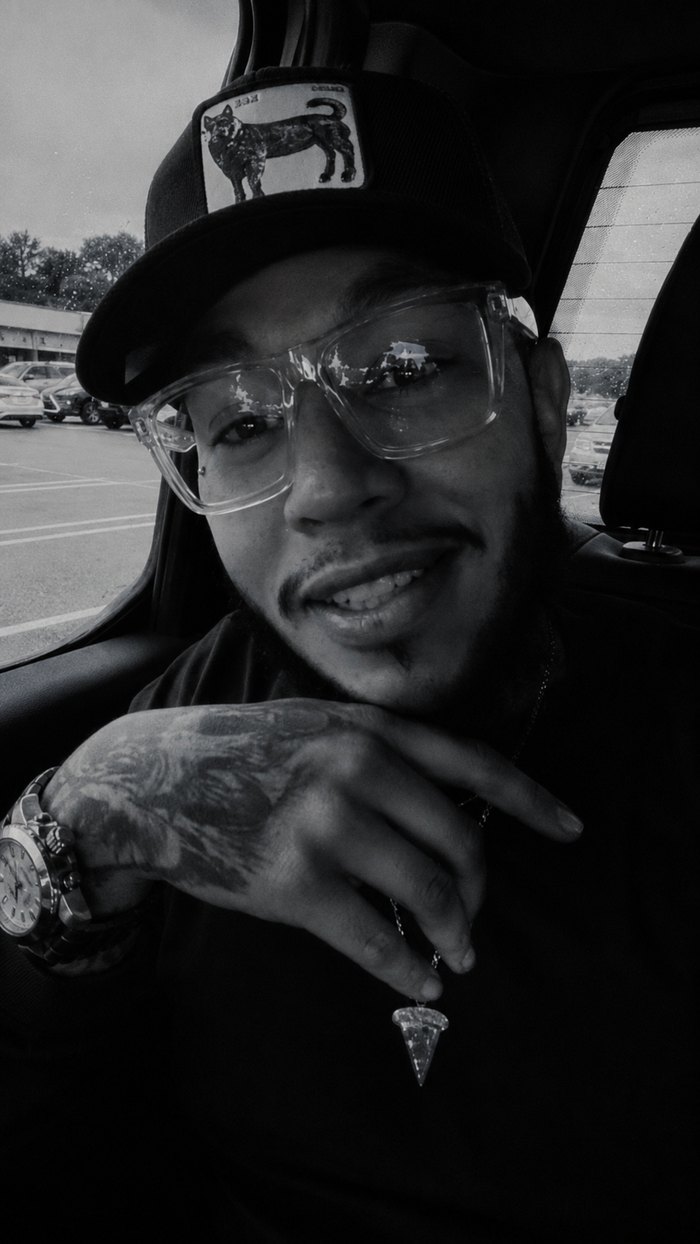 Tanchez, tattoo artist